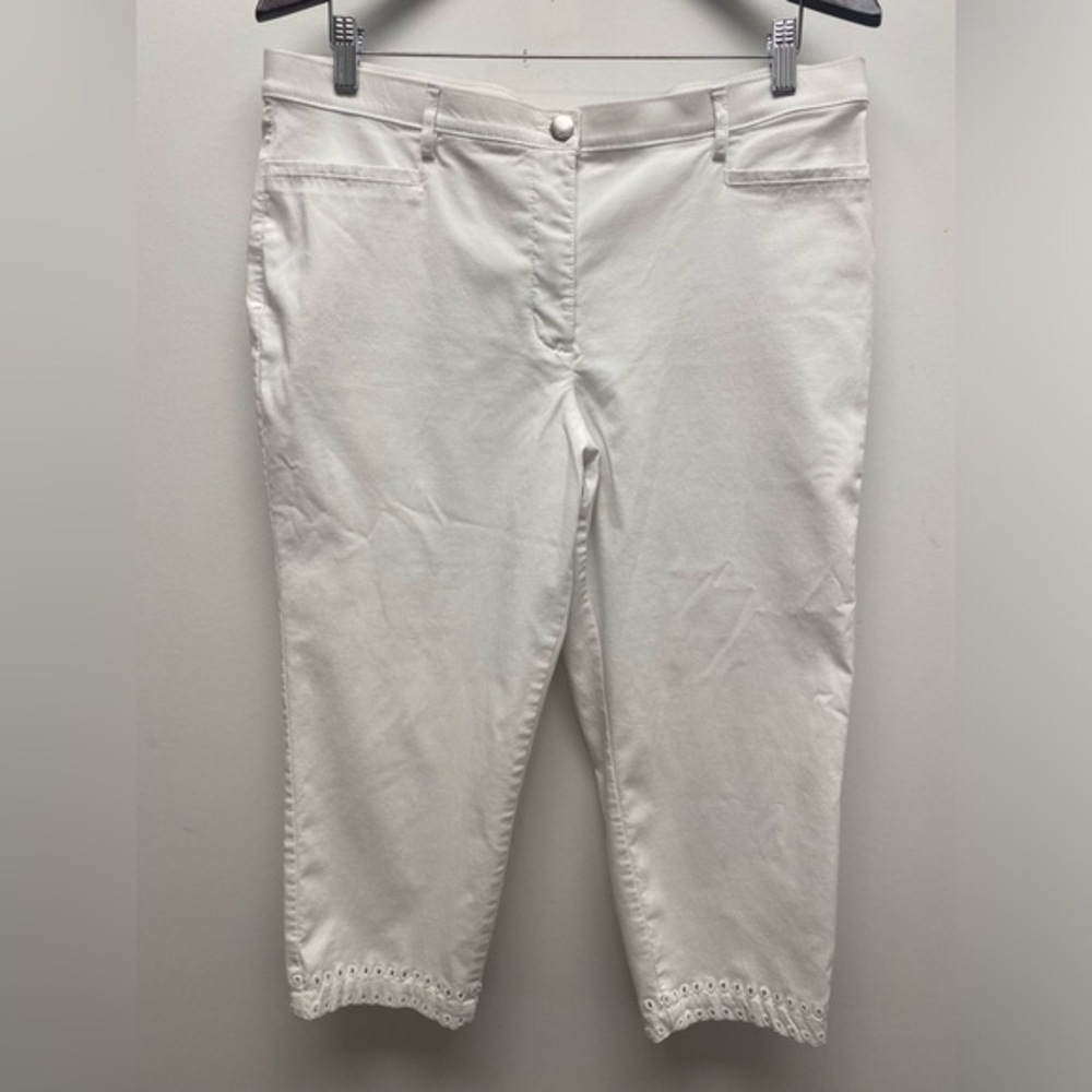 🦋4 for $25🦋 TanJay White Cropped Pants Eyelet Trim Size 14